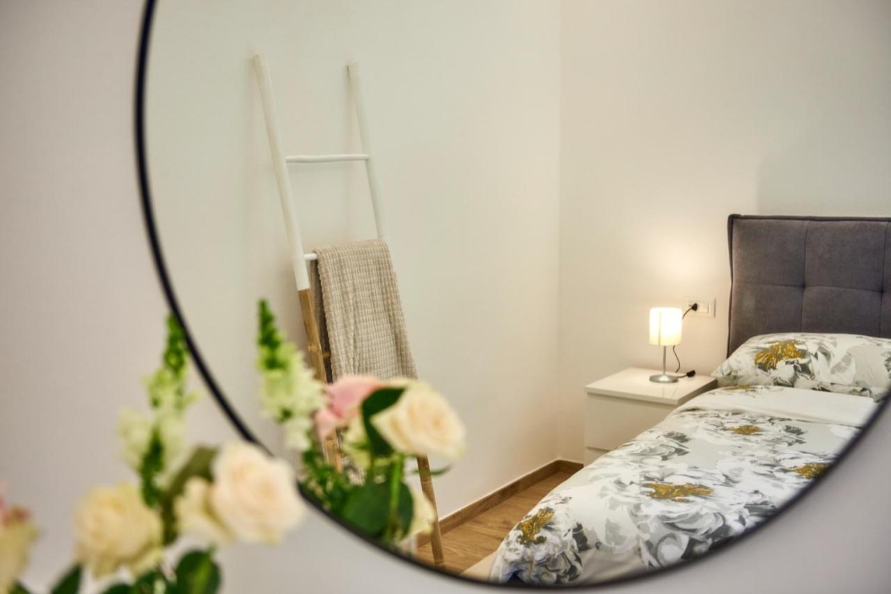 La Casa Di Lucia Apartment เลียร์นา ภายนอก รูปภาพ